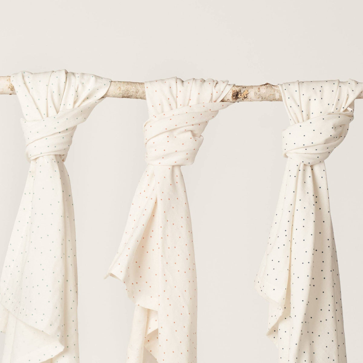 Swaddle-Random Dot Babette